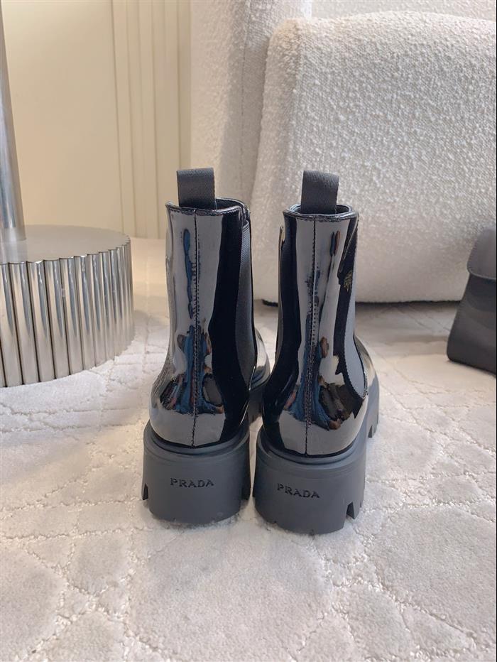 2025112818521915 370